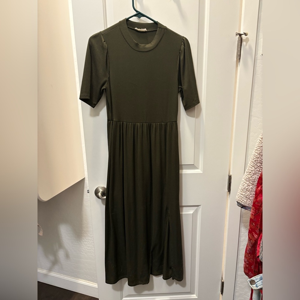 Lush Green A-line Midi Dress Crew Neck Short Sleeve